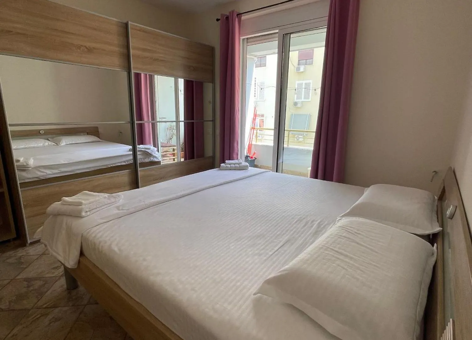 Urban Escape Apartment Tirana 0*,